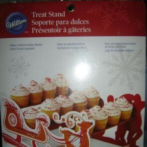 Wilton Treat Stand Santa's Sleigh With Reindeer